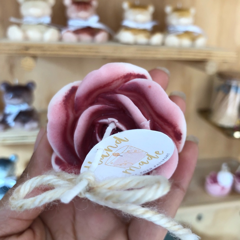 SOLD OUT ❤️Rose Candle - Picture 3 of 6